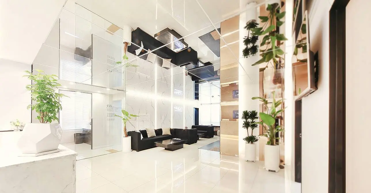 Hugo Plastic Surgery Clinic photo 2